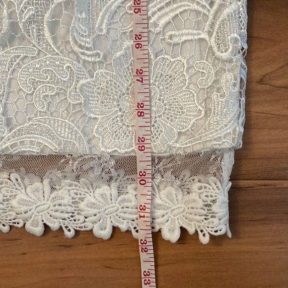 VENUS Pure White Lace Bodycon Dress. Stunning! - Picture 8 of 8